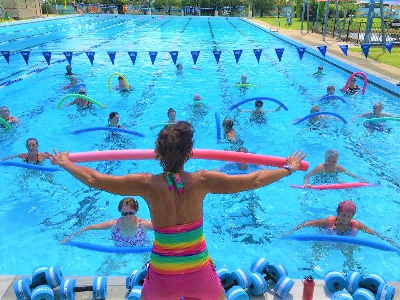 Aqua with noodles & instructor