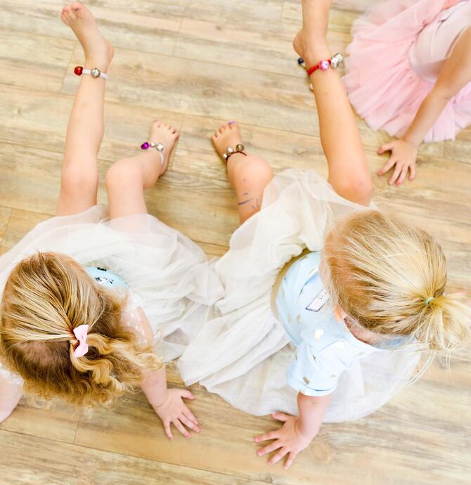 young children at ballet