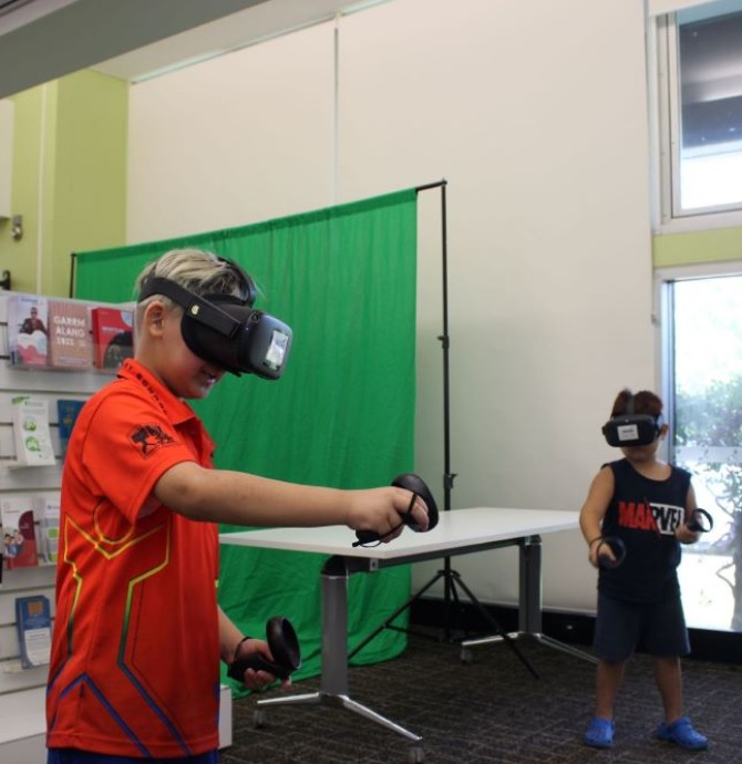 image to children playing games