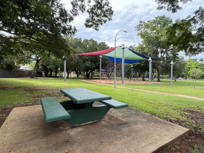 Amsterdam Park picnic table