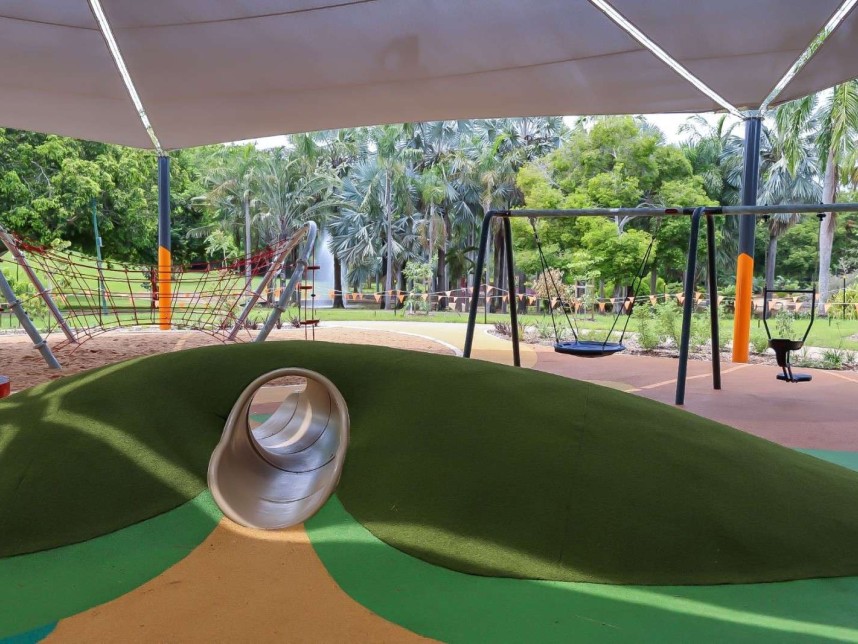 Tunnel through to swings