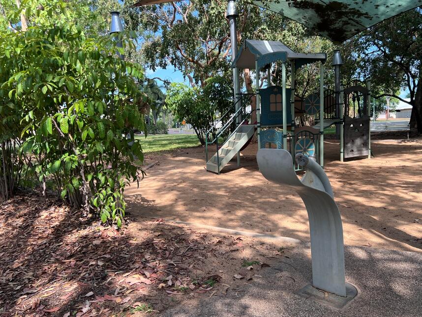 Dangoerra Park playground water bubbler