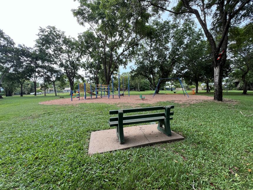 Dorisvale Park bench