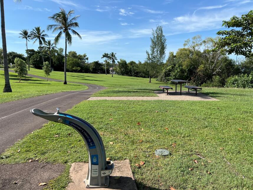 Fannie Bay foreshore bubbler and picnic table