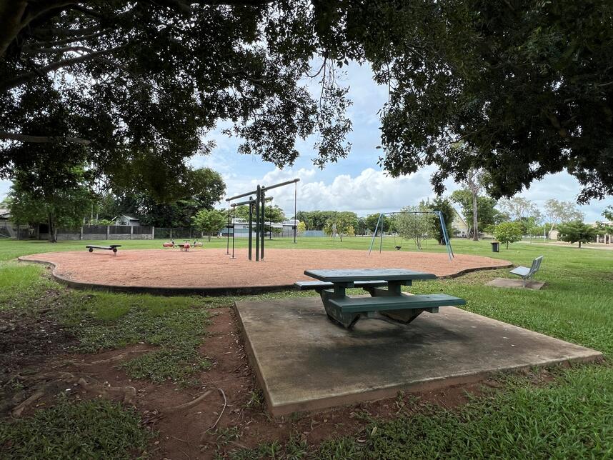 Fong Park picnic table
