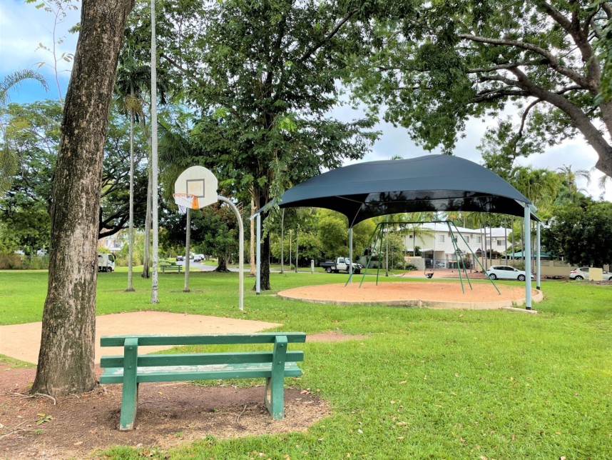 Ken Waters Park Basketball hoop
