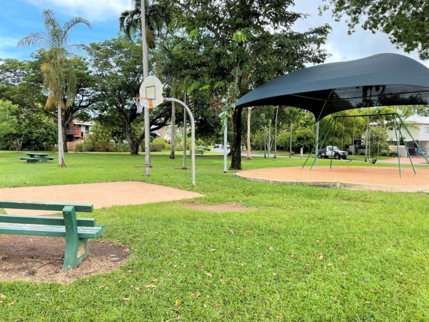 Ken Waters Park Basketball hoop