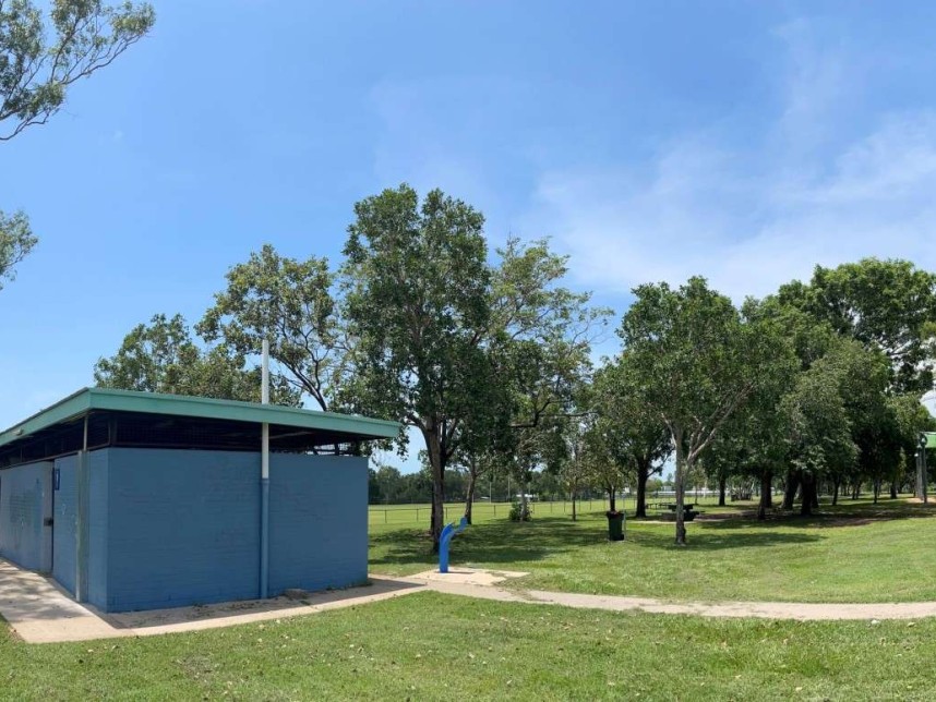 Moil Oval amenities
