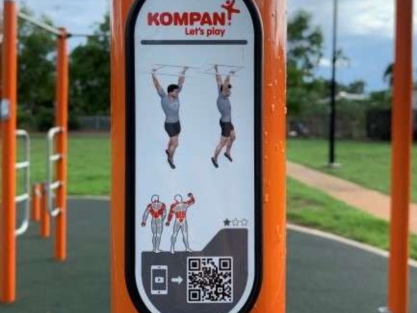 Robyn Lesley Park Exercise Station