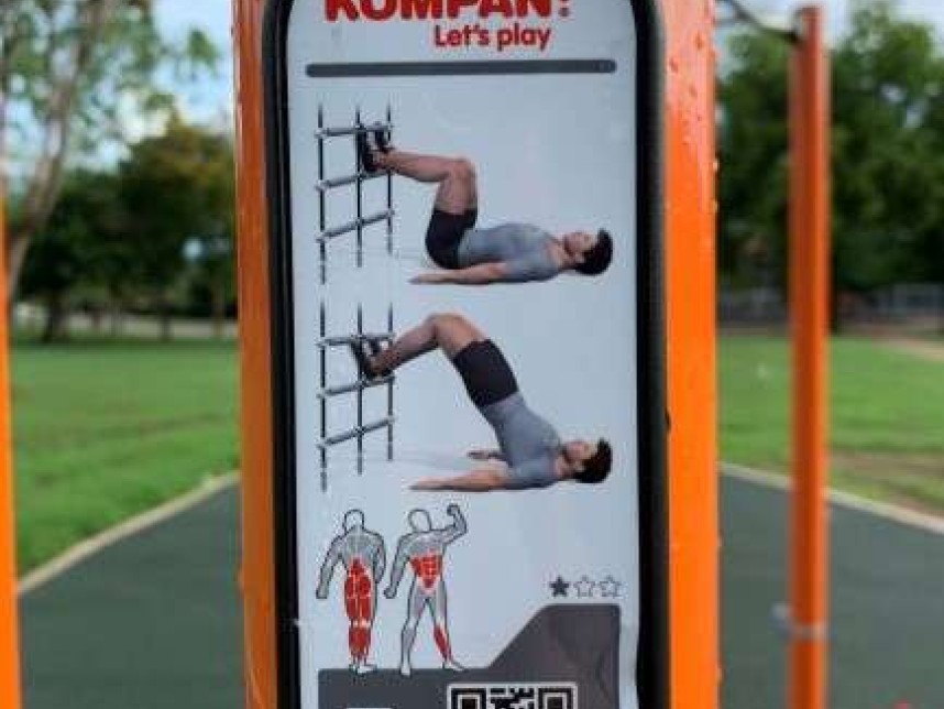 Robyn Lesley Park Exercise Station