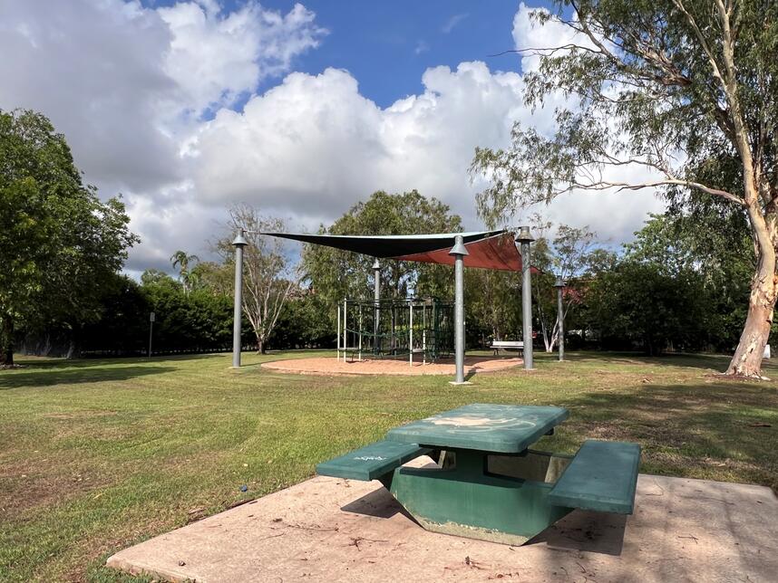 Killupa Park playground picnic table