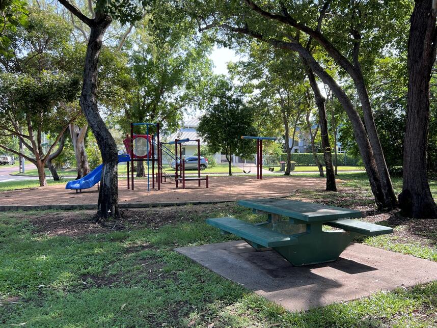Malabar Park picnic table