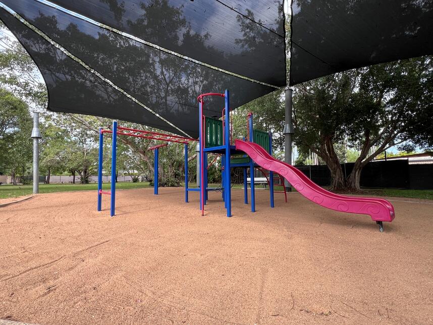 Manunda Park playground