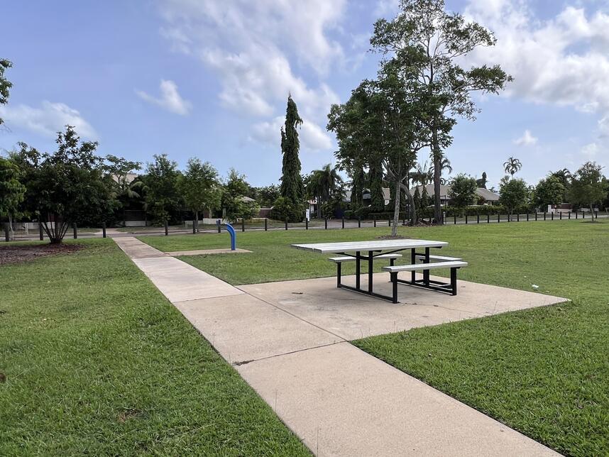 Old McMillans Park path to water bubbler