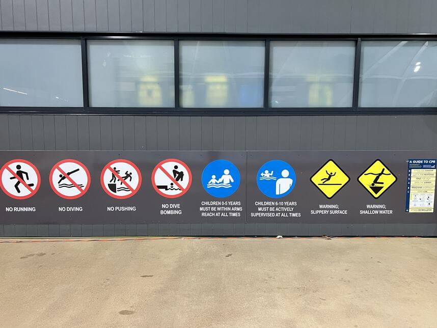 Parap Pool signs
