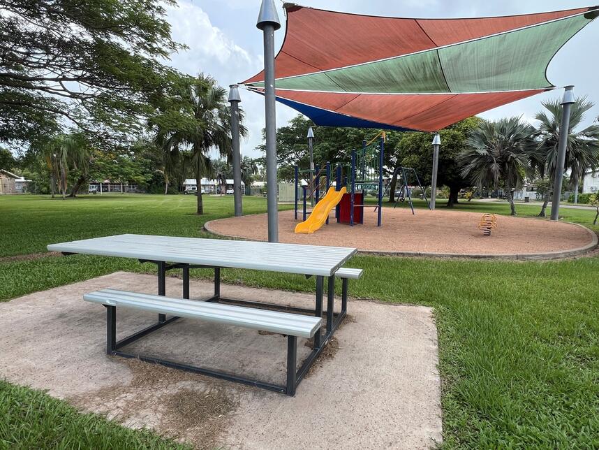 Rosella Crescent Park picnic table